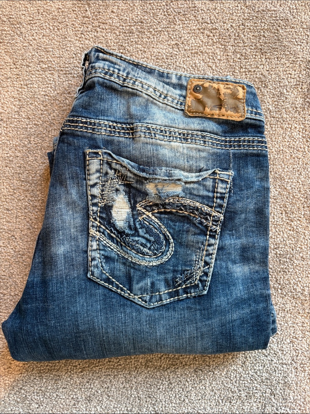 Women’s Distressed Blue Denim Jeans - Classic Pocket Stitch